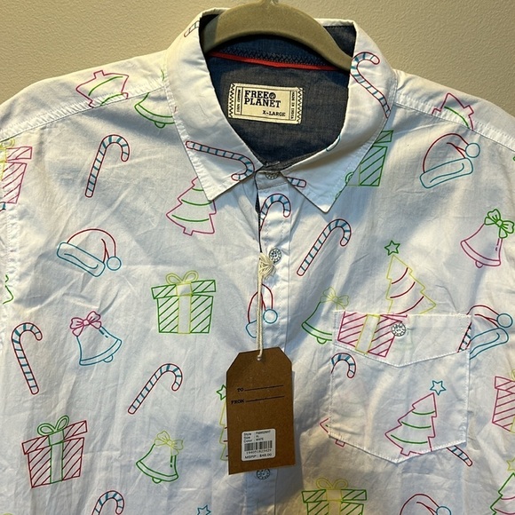Free planet Men’s Christmas Holiday Short Sleeve Button Down Shirt NWT - Picture 3 of 11